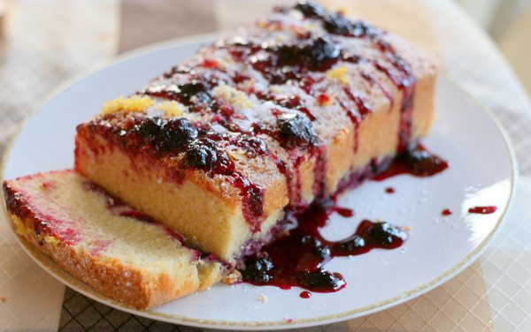 Lemon Blueberry Pound Cake | Haute Pepper Bites